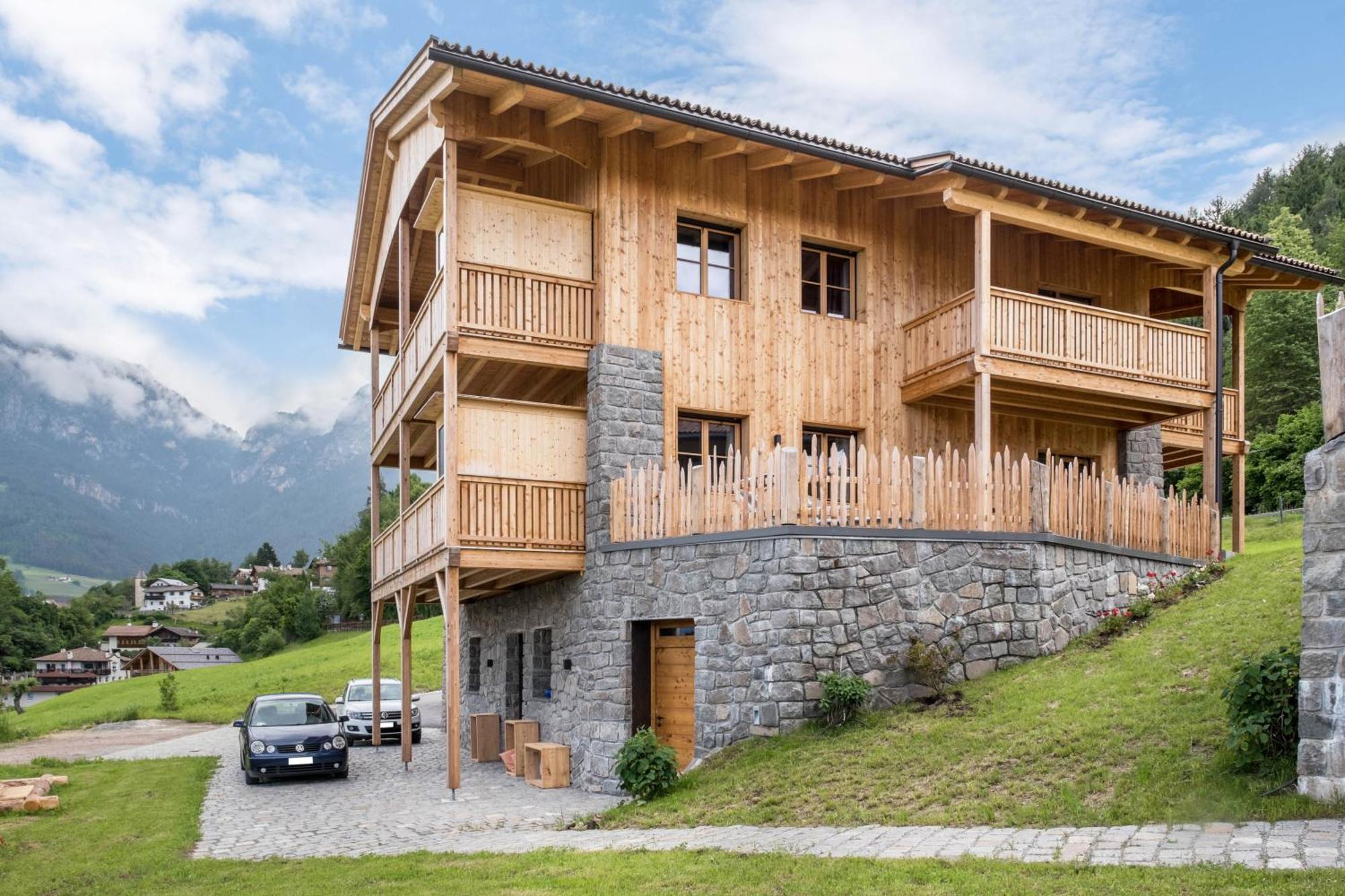 Haensel Und Gretel Schlosshof Umes Exterior photo